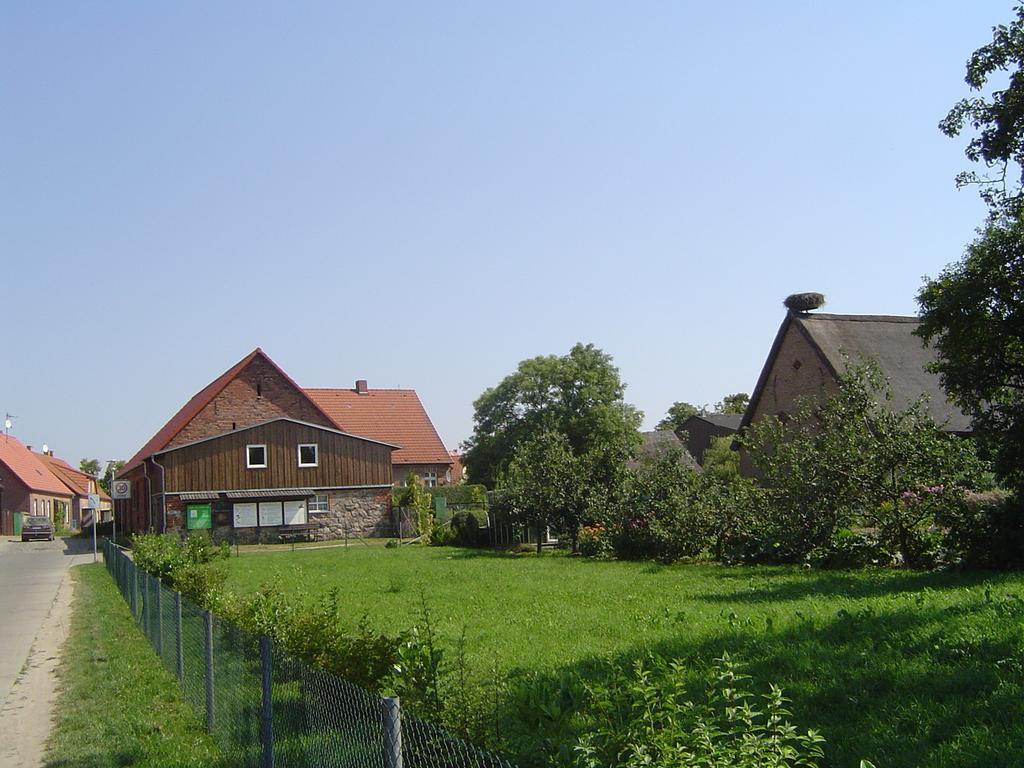Pension & Gasthof Storchennest Gross Quassow Екстериор снимка